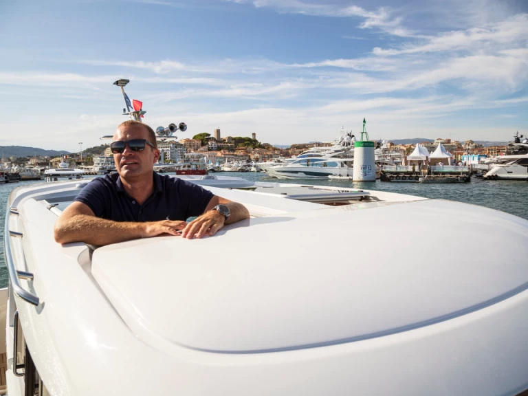 Motorboat for rent Split at the best price