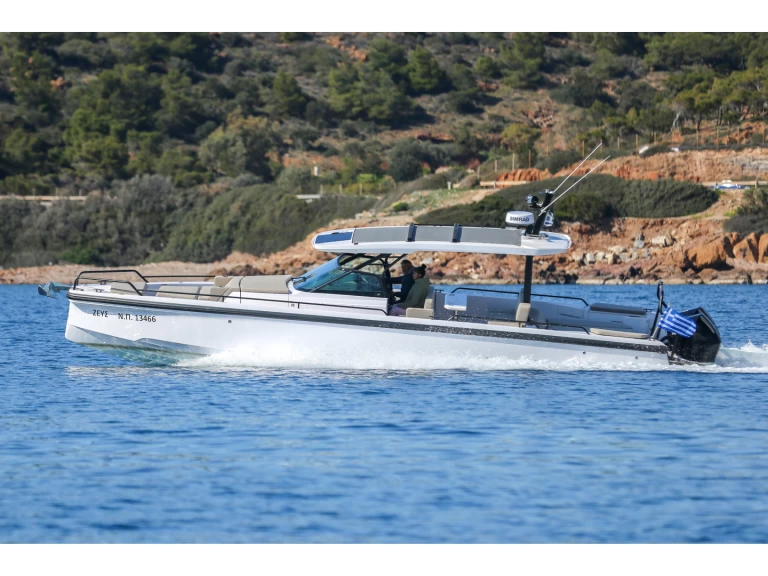 Motorboat for rent Eretria at the best price