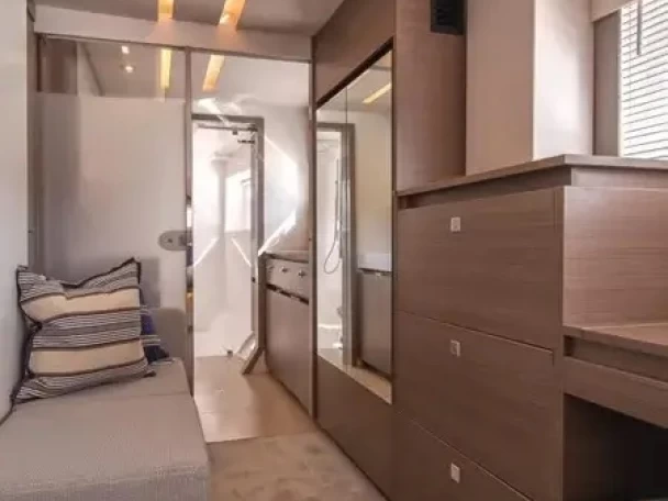 Motorboat rental with or without captain Leopard Eden Island