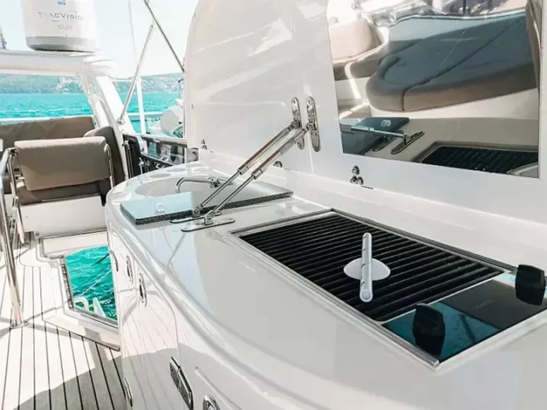 Elegance Yachts Elegance 60 Fly in Drage on SamBoat