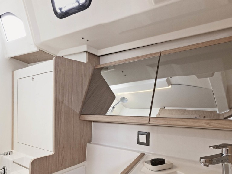 Bénéteau Oceanis 46 in Cannigione on SamBoat