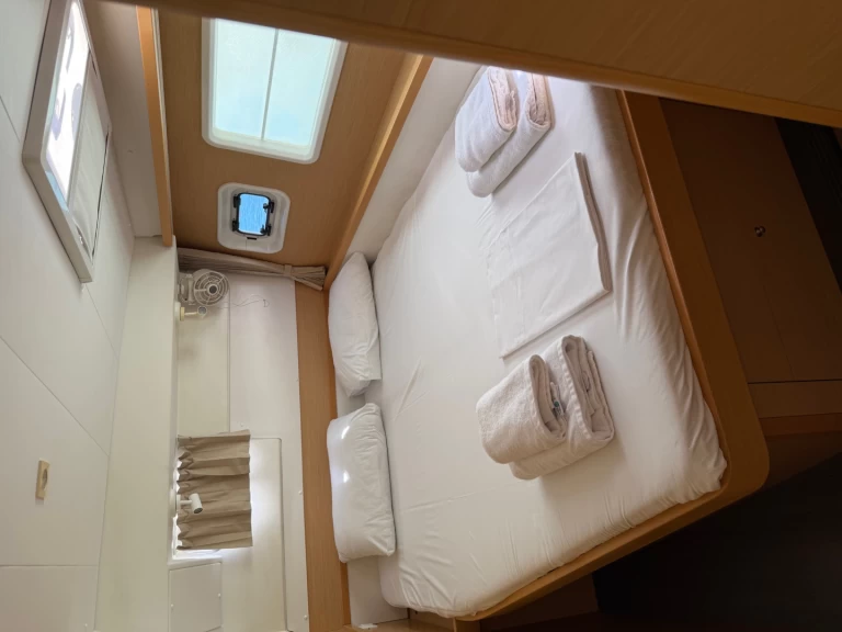 Boat rental Lagoon Lagoon 400 S2 in Tourlos on Samboat