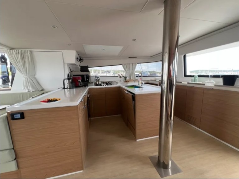 Bali Bali 5.4 charter bareboat or captained in  Aalsmeer