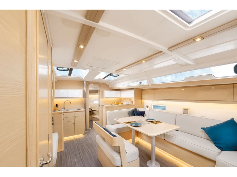 Sailboat rental in Gouvia - Dufour Dufour 430