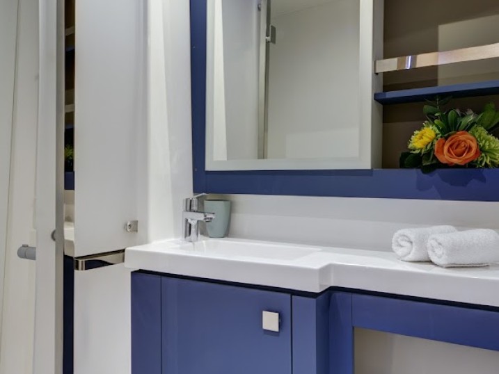 Rent a Fountaine Pajot Tanna 47 Lávrio