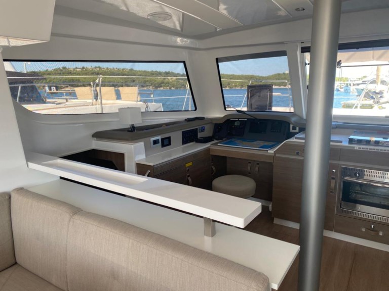 Bali Bali Catspace Voile charter bareboat or captained in  Šibenik