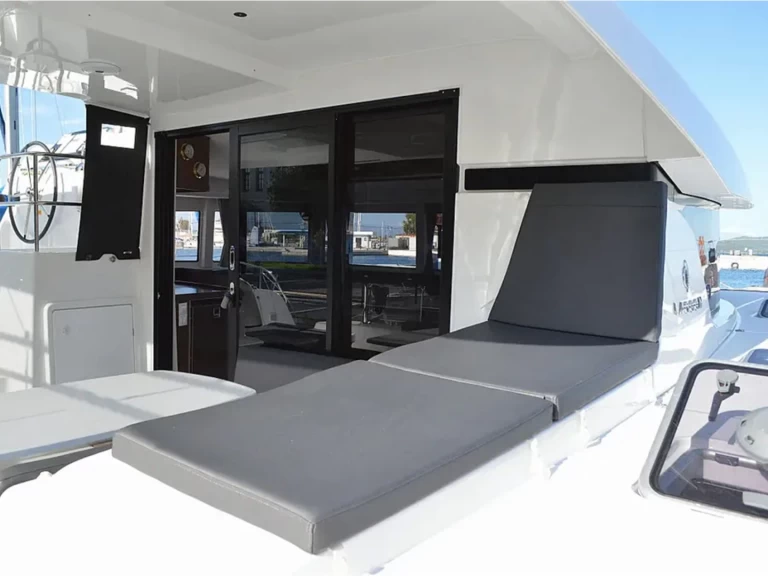 Yacht charter Lávrio cheap Lagoon 42