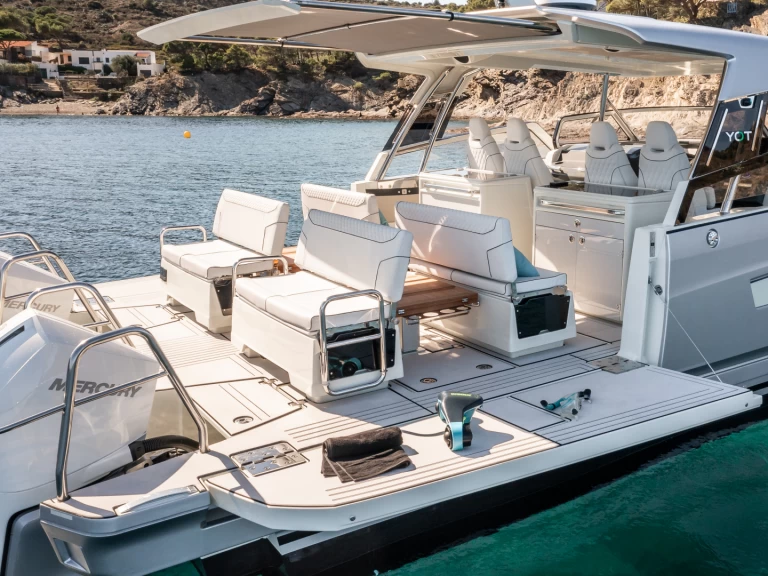 Bareboat Rental Motorboat  with a boat licence