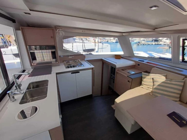 Boat rental Fountaine Pajot Isla 40 in Rhodes (City) on Samboat