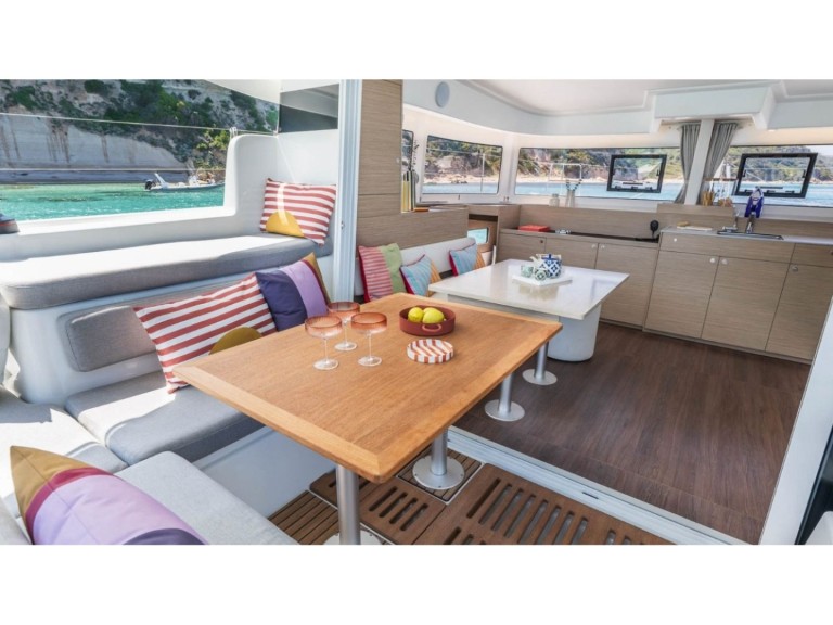 Lagoon Lagoon 38 in Furnari on SamBoat