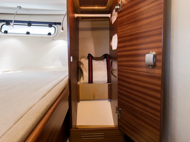 Motorboat rental in Split - Nimbus Nimbus 305 Coupe