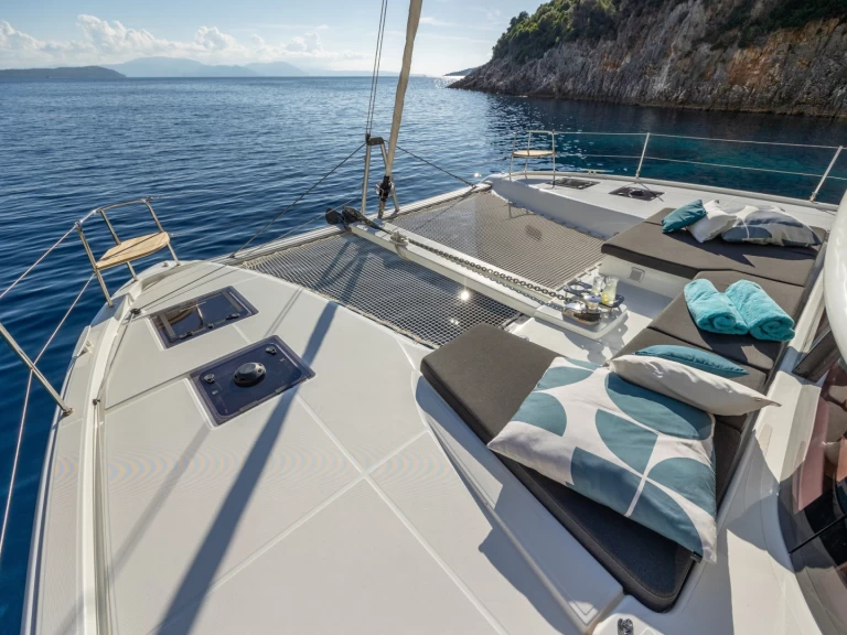 Catamaran rental in Lefkáda - Lagoon Lagoon 43