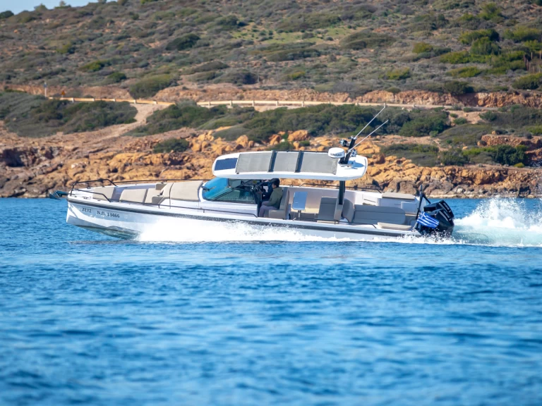 Motorboat for rent Eretria at the best price