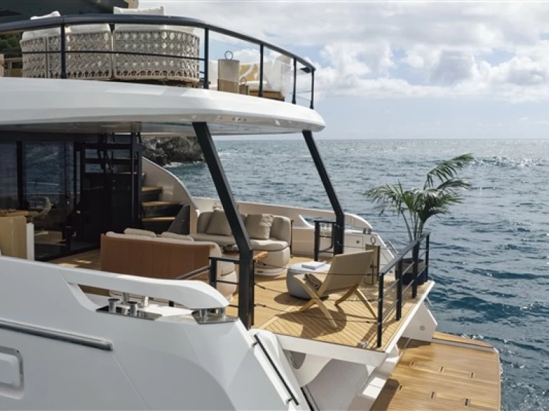 Luxury Yacht for rent Šibenik at the best price