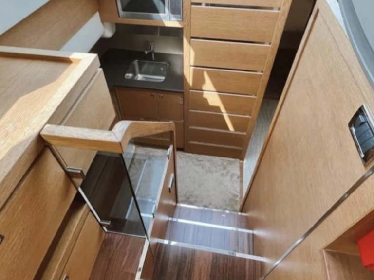 PHANTOM Phantom, 52  in Dubai Marina on SamBoat