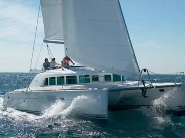 Yacht charter Papeete cheap Lagoon 440