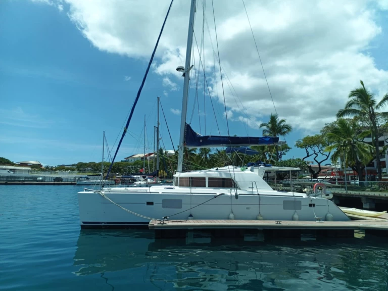 Catamaran rental in Papeete - Lagoon Lagoon 440