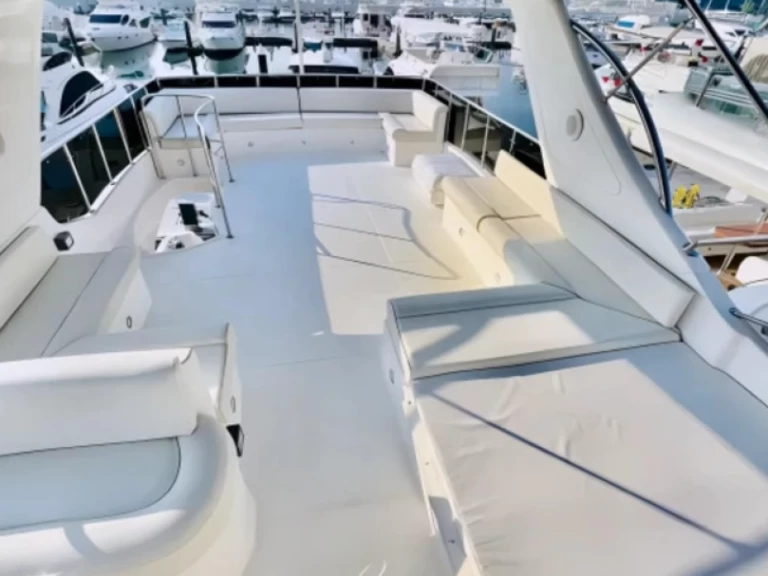 Majesty Yachts 70 in Dubai Marina on SamBoat