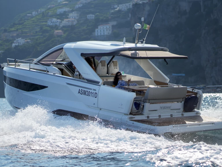 Motorboat for rent Pozzuoli at the best price