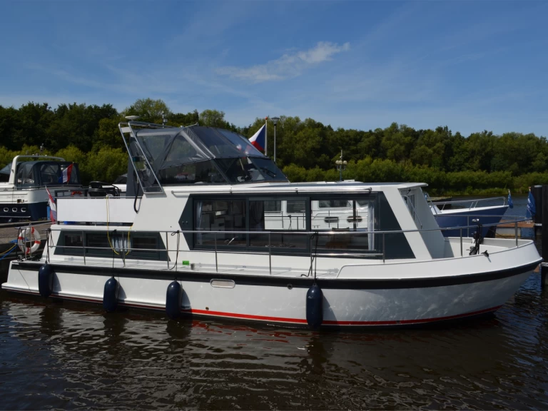Motorboat for rent Drachten at the best price