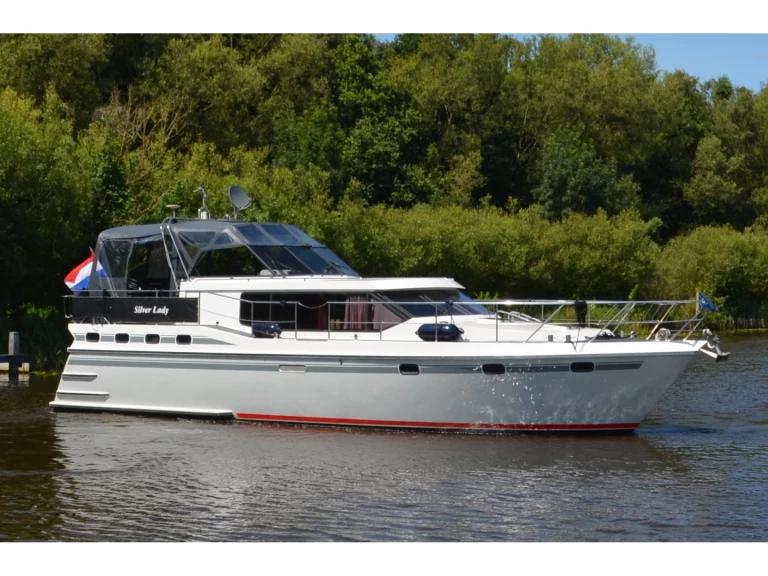 Motorboat rental with or without captain  Drachten