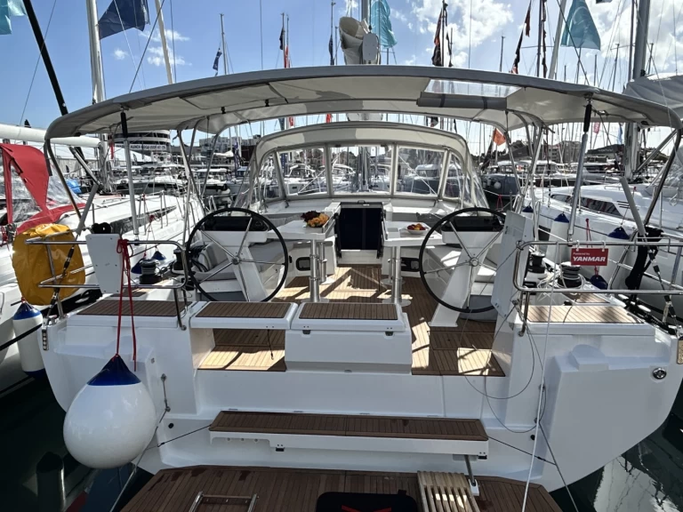 Rent a Bénéteau Oceanis 47 Split