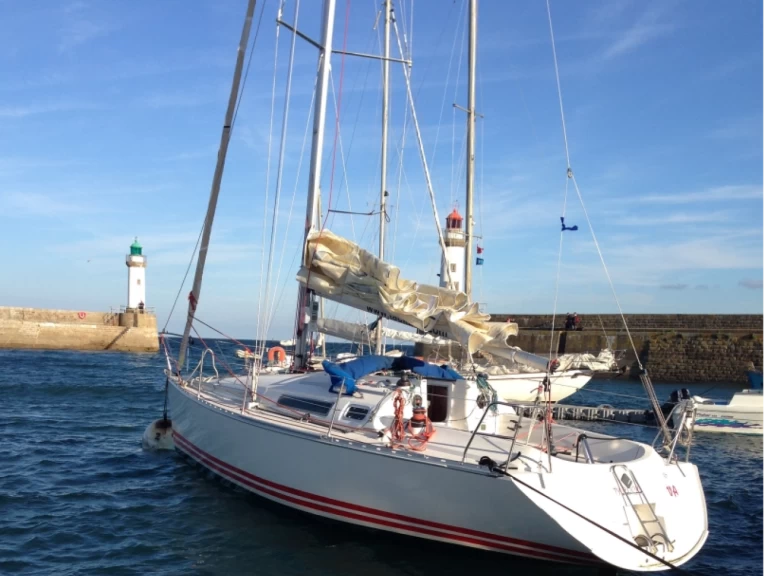 Jeanneau Sun Fast 32 in Arradon on SamBoat