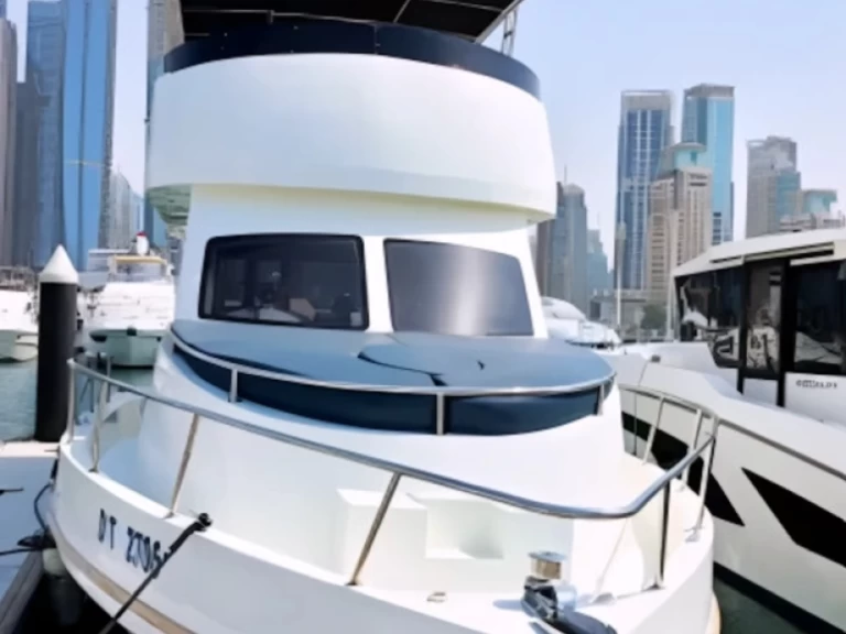 Boat rental Riviera 42  in Dubai Marina on Samboat