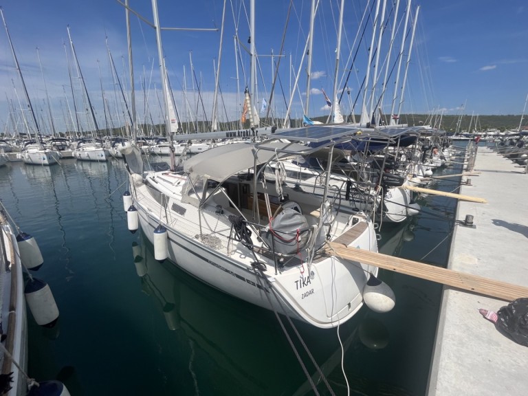 Sailboat rental in Sukošan - Bavaria Cruiser 34