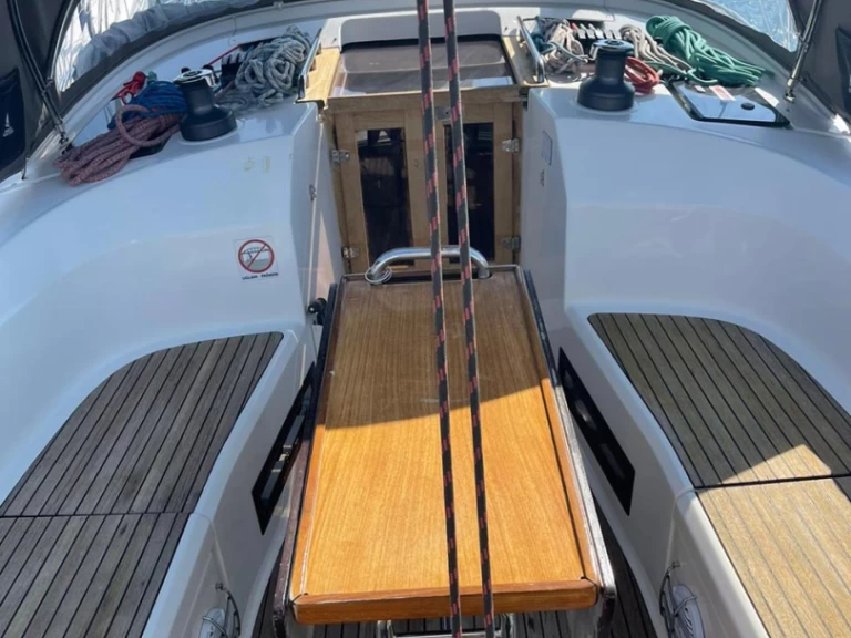 Yacht charter Pula cheap Cruiser 40 S