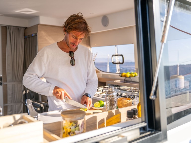 Catamaran rental in Kaštela - Lagoon Lagoon 43