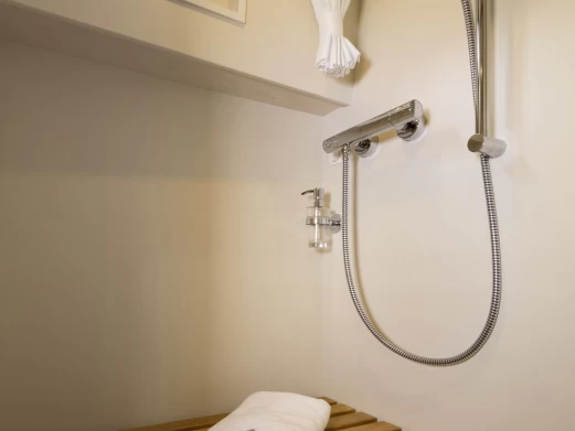 Motorboat for rent Le Landeron at the best price