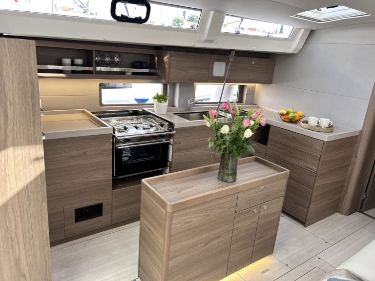 Sailboat rental with or without captain Bénéteau Split