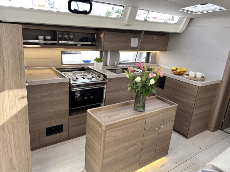 Sailboat rental with or without captain Bénéteau Split