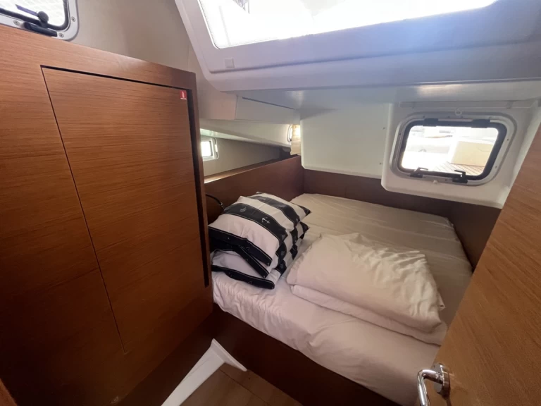 Rent a Jeanneau Sun Odyssey 440 Sukošan