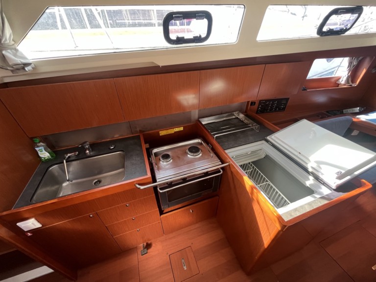 Sailboat for rent Sukošan at the best price