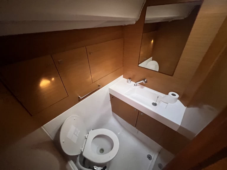 Sailboat for rent Sukošan at the best price