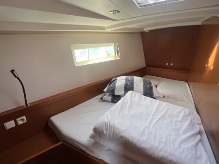 Yacht charter Sukošan cheap Oceanis 45