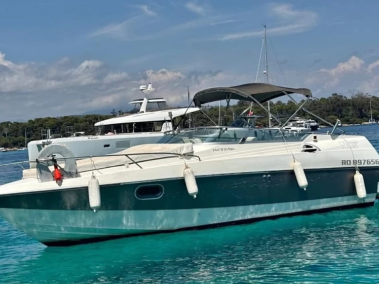 Bareboat Rental Motorboat Bénéteau with a boat licence