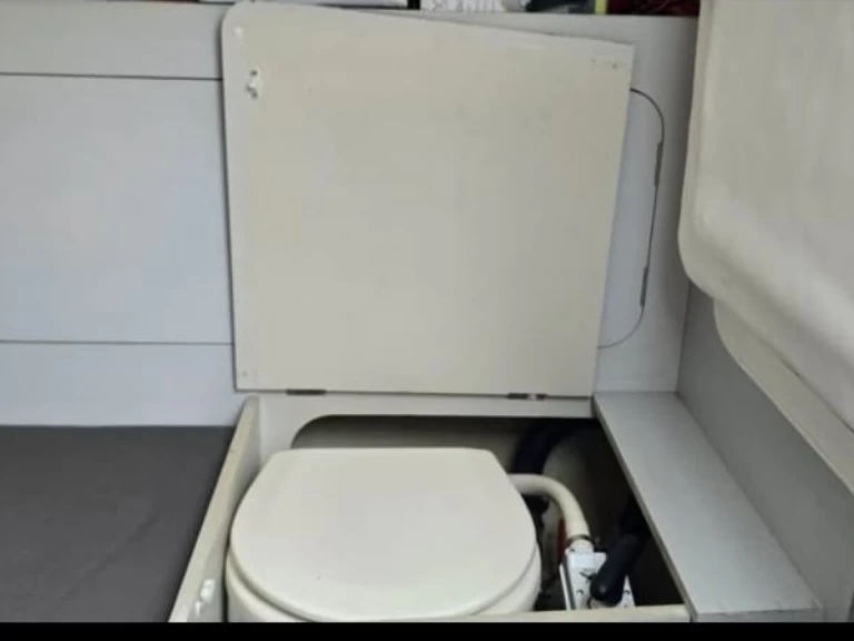 Bénéteau Flyer 6 Grand Prix charter bareboat or captained in  Port de Cannes Marina