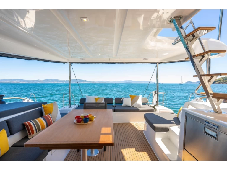 Lagoon Lagoon 43 in Trapani on SamBoat