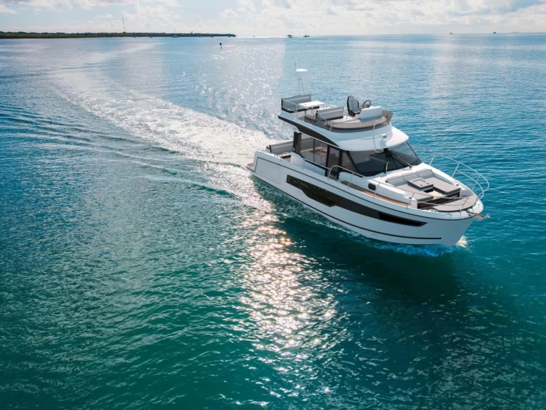 Jeanneau Merry Fisher 1095 Fly Serie2 charter bareboat or captained in  Biograd na Moru