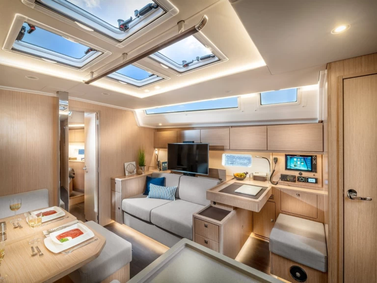 Yacht charter Pula cheap Cruiser 50