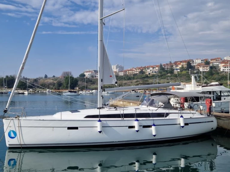 Yacht charter Pula cheap Cruiser 46