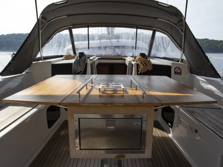 Dufour Dufour 520 Grand Large in Pula on SamBoat