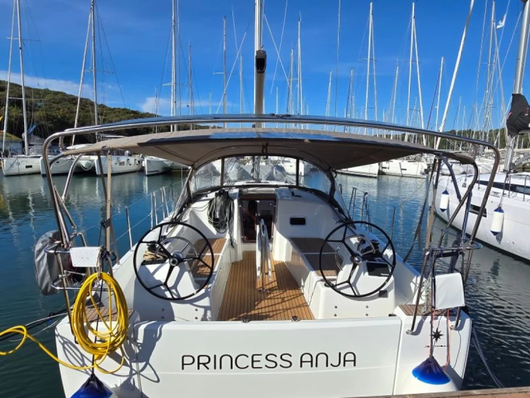 Sailboat rental in Pula - Jeanneau Sun Odyssey 380
