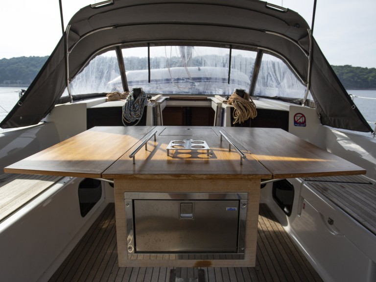Yacht charter Pula cheap Dufour 520 Grand Large