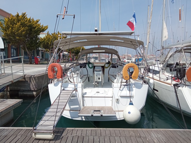 Jeanneau Sun Odyssey 409 charter bareboat or captained in  Lefkáda