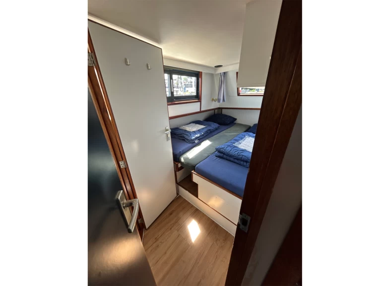 Motorboat rental in Drachten - De Drait Safari Houseboat 1050