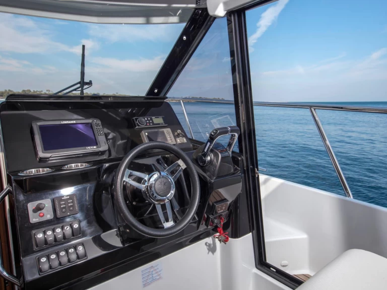 Boat rental Jeanneau Merry Fisher 1095 Fly in Pula on Samboat